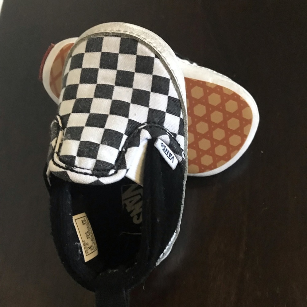 Vans off the wall crib shoes